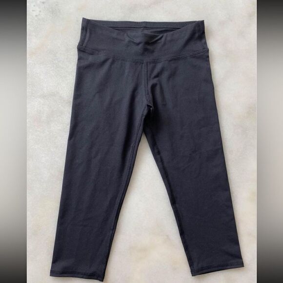 GIRLS ALL IN MOTION CAPRIS SIZE MEDIUM - Picture 1 of 3